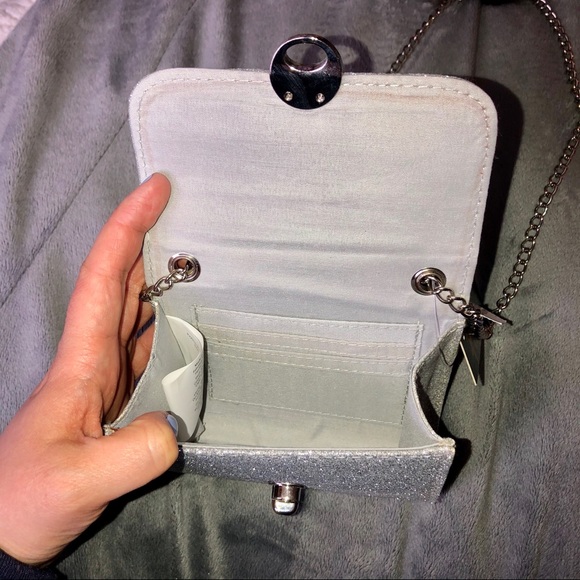 Fioni Silver Shoulder Bag - Picture 3 of 3